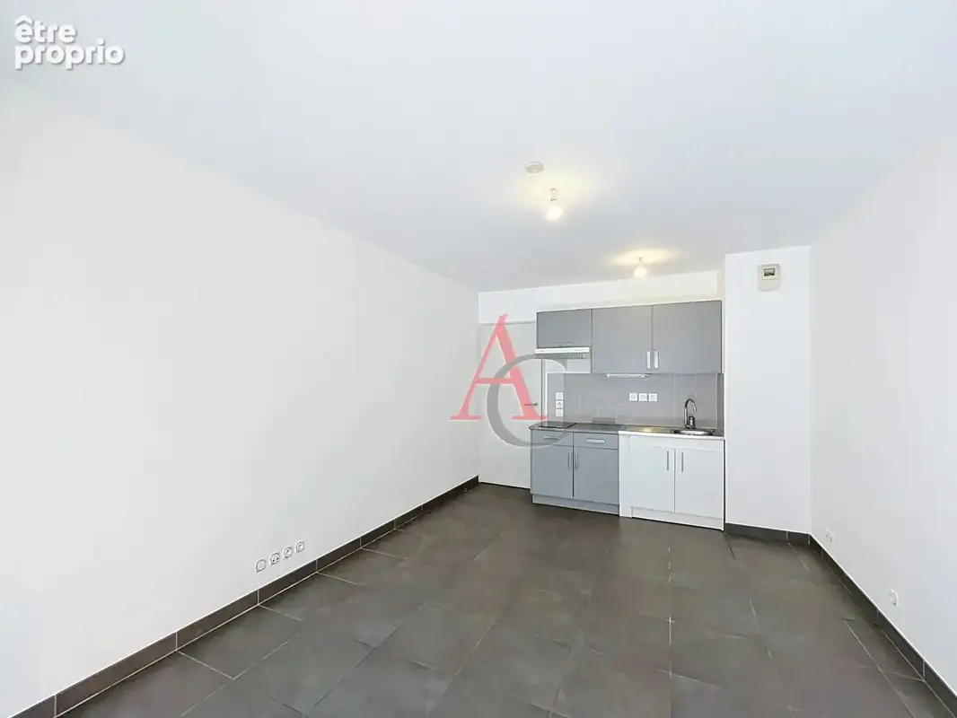 Nice Libération, studio 24 m², terrasse 7 m², proche commodités - photo 2