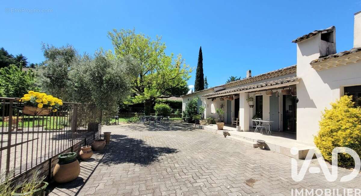 Photo 2 - Maison à LAGNES