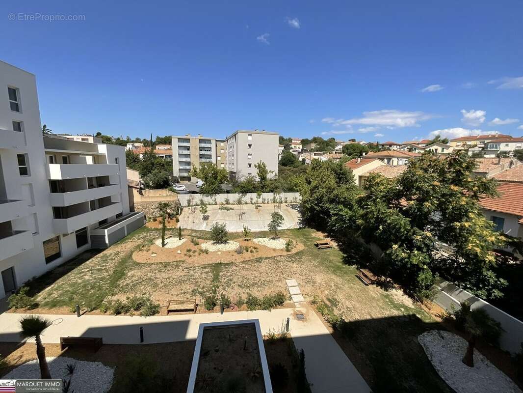 APT T4 offrant 90 m² avec double terrasse 18 m² et 6 m² et parking au 3° étage avec ascenseur... - photo 7