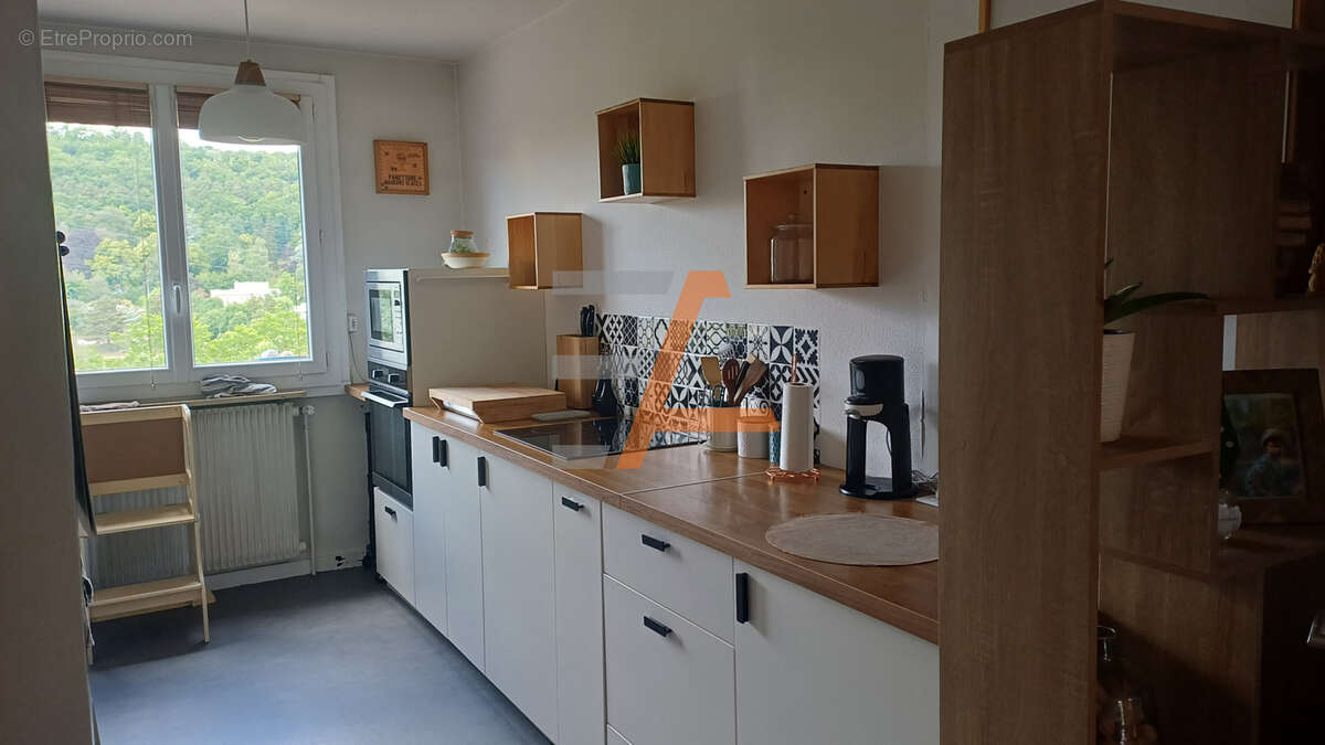 Appartement à SAINT-ETIENNE