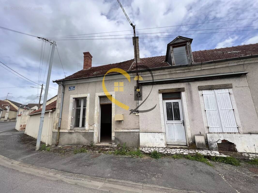 Maison à DUN-SUR-AURON