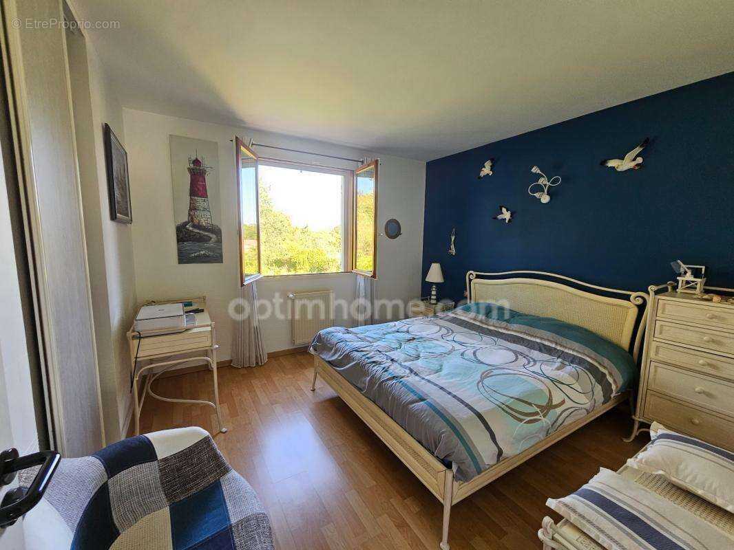 Maison à vendre 4 chambres 133 m² CHAMPNIERS (16) - photo 6