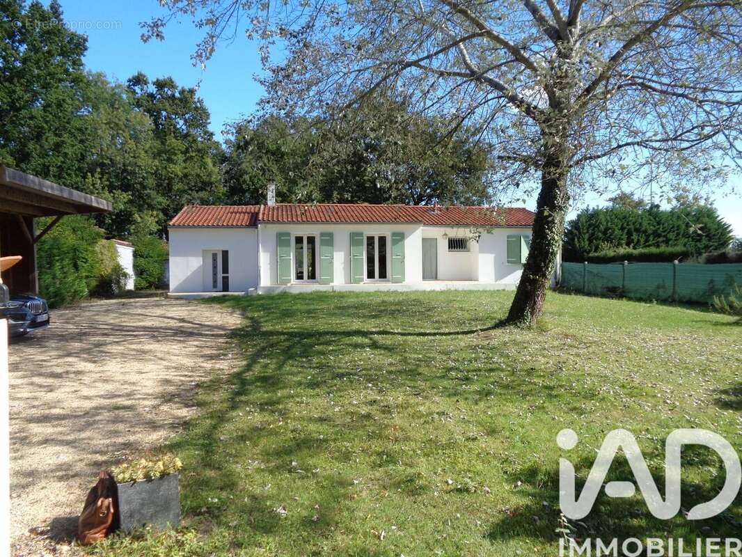 Photo 2 - Maison à FONTCOUVERTE