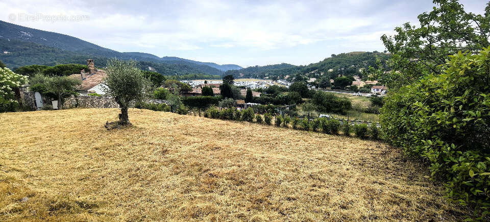 Terrain 700 m² à Levens  - photo 3