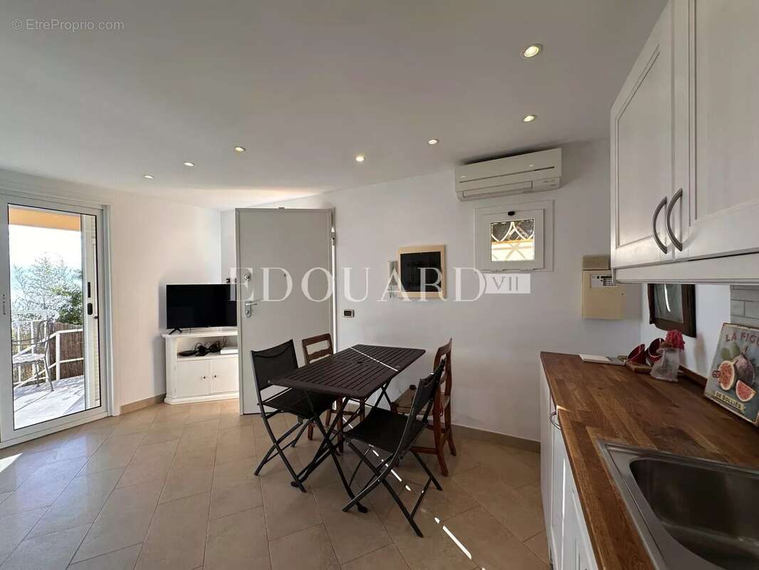 Appartement à ROQUEBRUNE-CAP-MARTIN