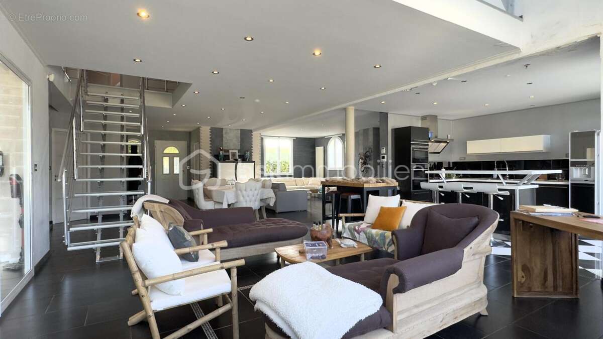 Maison à ARMENTIERES-EN-BRIE