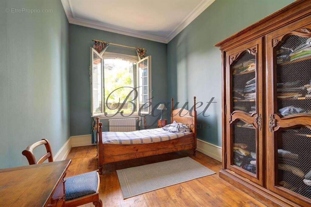 Vernou sur Brenne, 37210, Maison 340 m2, Maison de gardien et 2 gites 160 m2, 8 chambres, piscine, p - photo 16