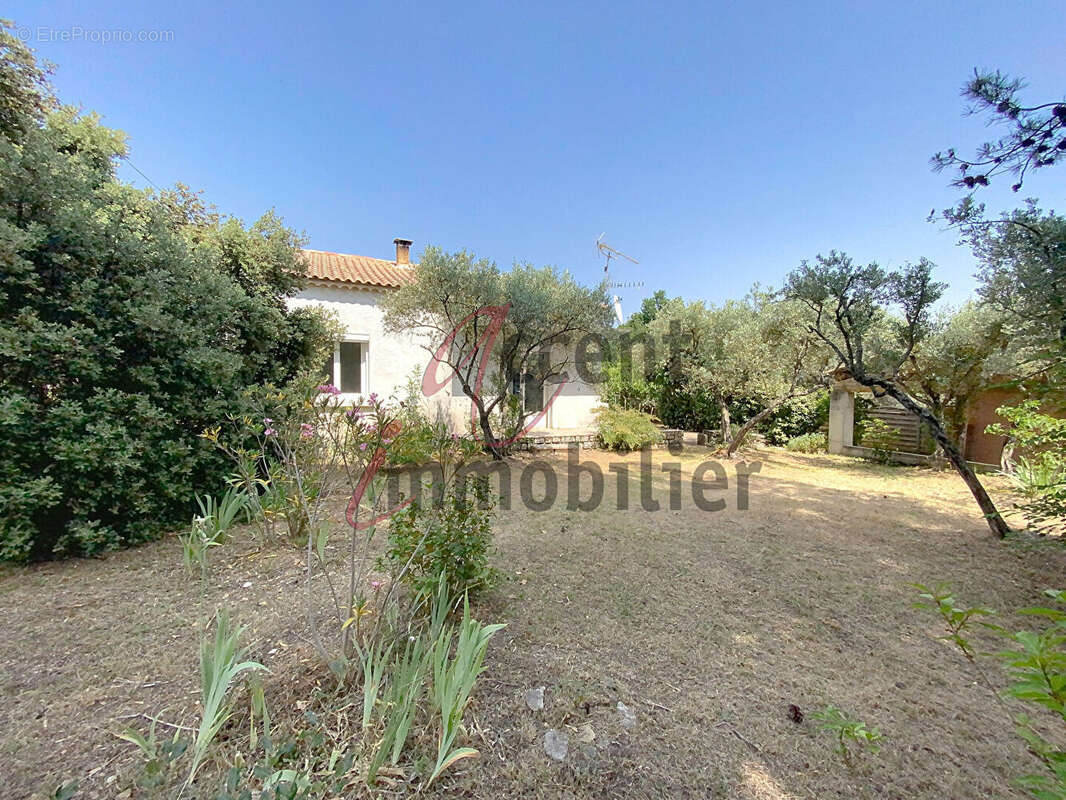 Maison à SAINT-SATURNIN-LES-APT