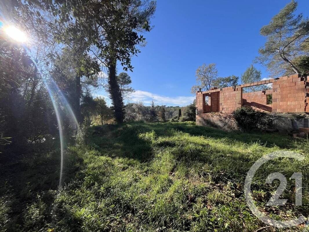 Terrain à ROQUEFORT-LES-PINS