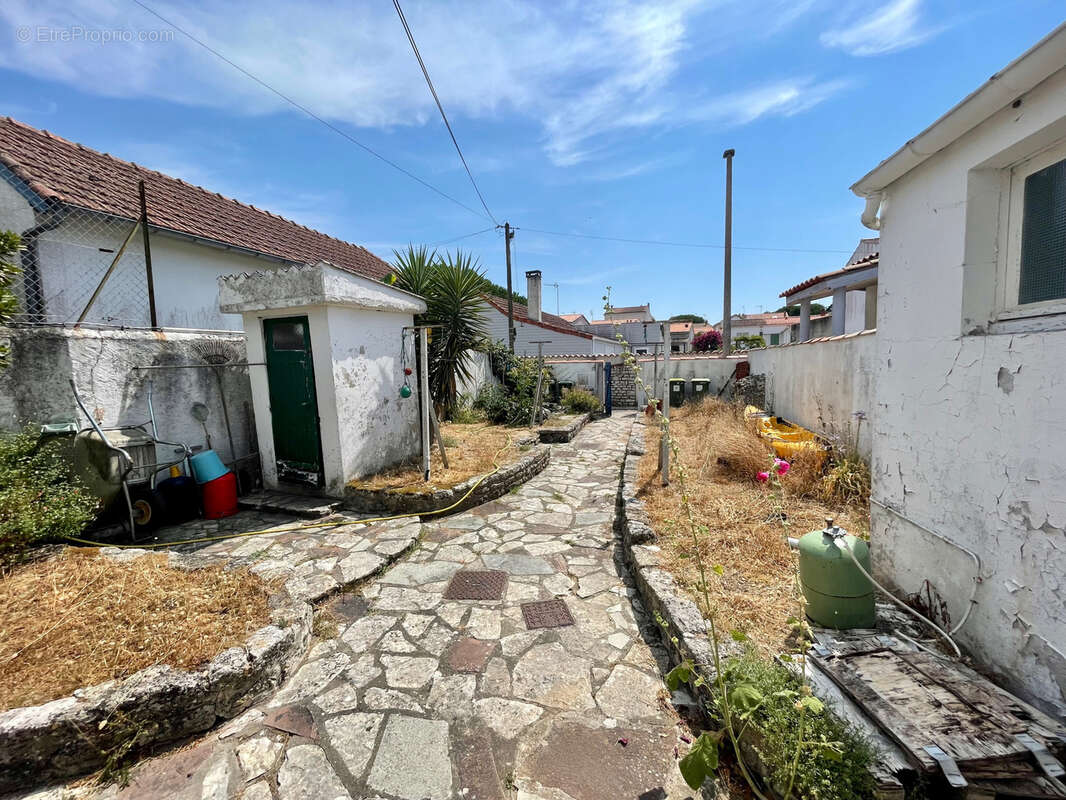 Ensemble immobilier au cœur de Saint-Trojan-les-Bains - photo 4