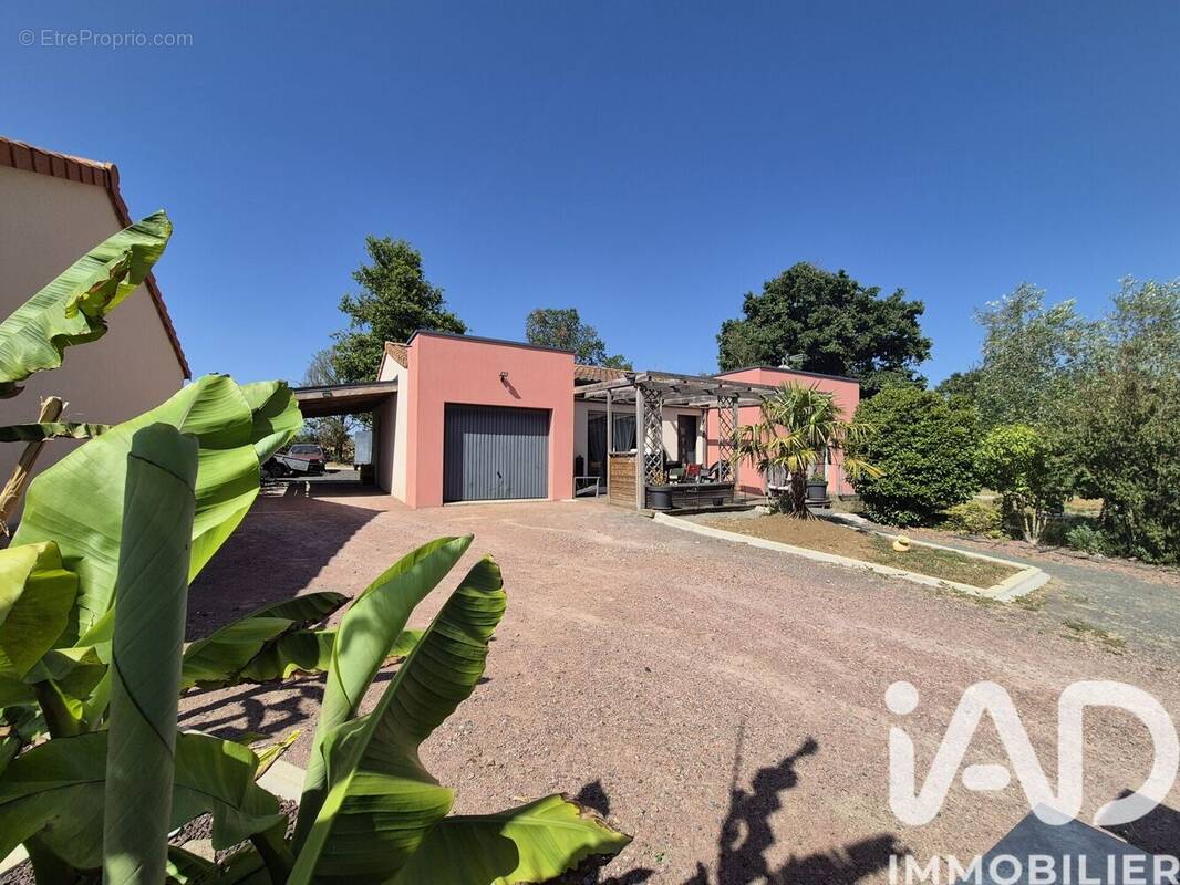 Photo 1 - Maison à LA COUDRE