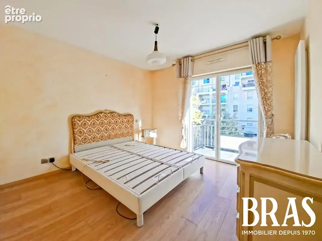 Les Sables D Olonne, quartier gare, Appartement de 85.38 m² avec garage! - photo 6