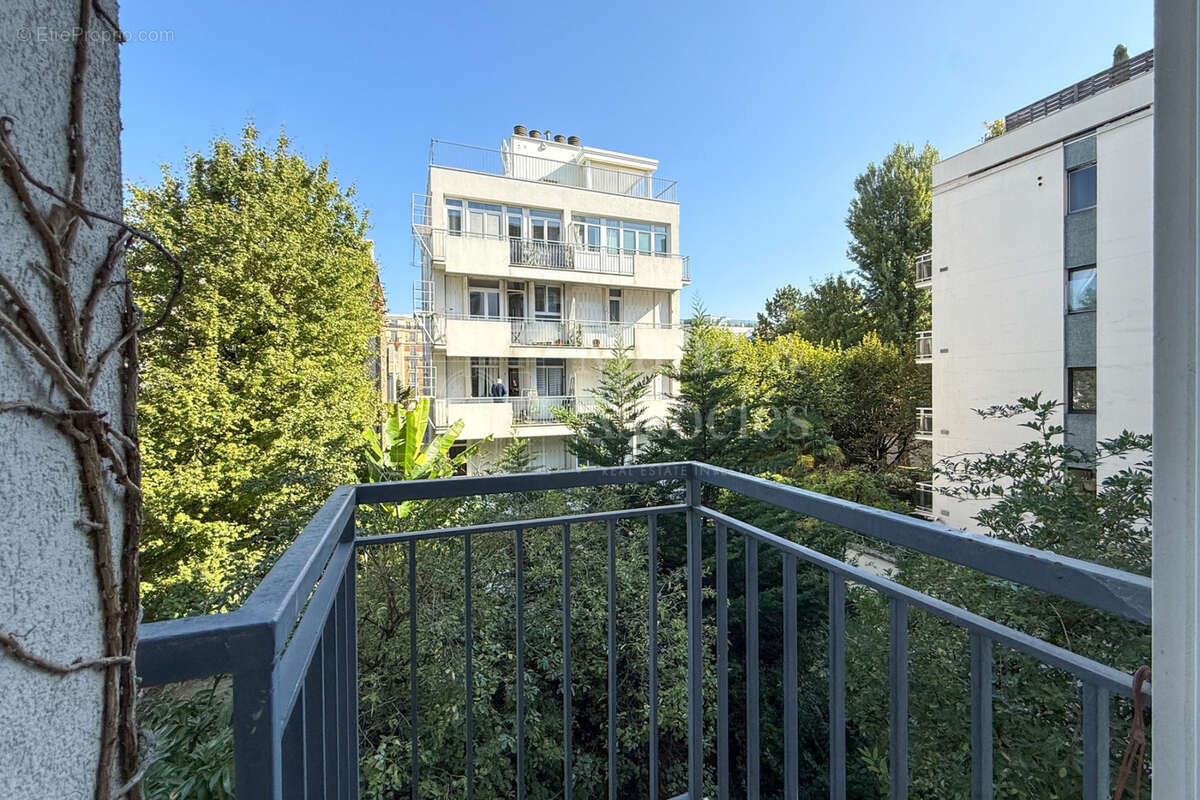 Appartement à NEUILLY-SUR-SEINE
