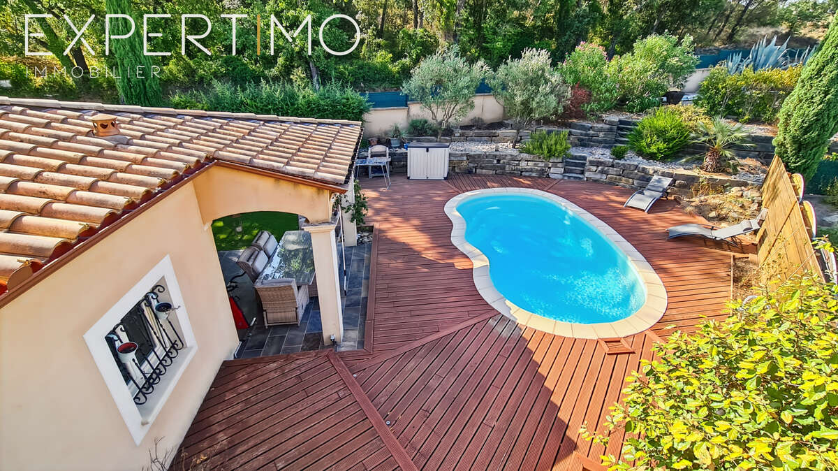 Maison entièrement rénovée - 104 m2 habitable - 3 chambres avec piscine - photo 11