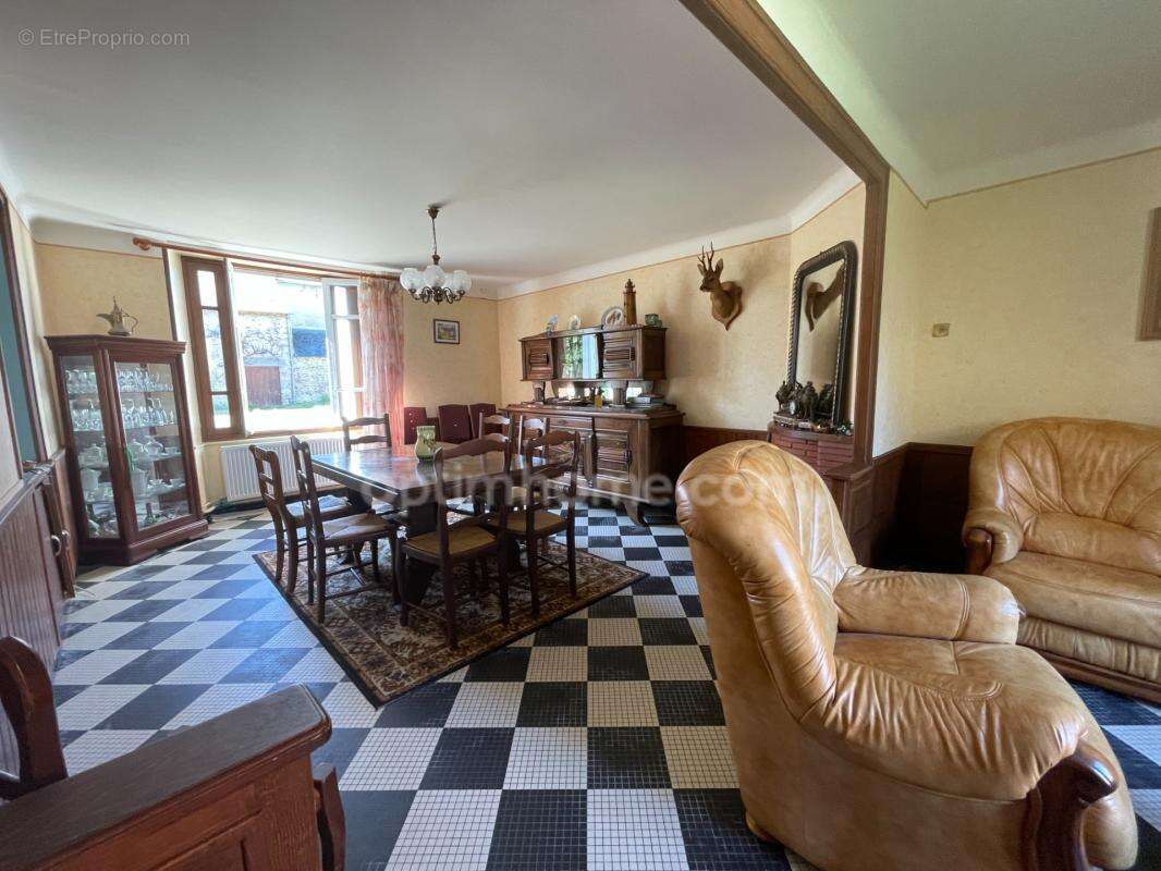 Maison  en pierre de 150 m2 avec grange- atelier-jardin - photo 9