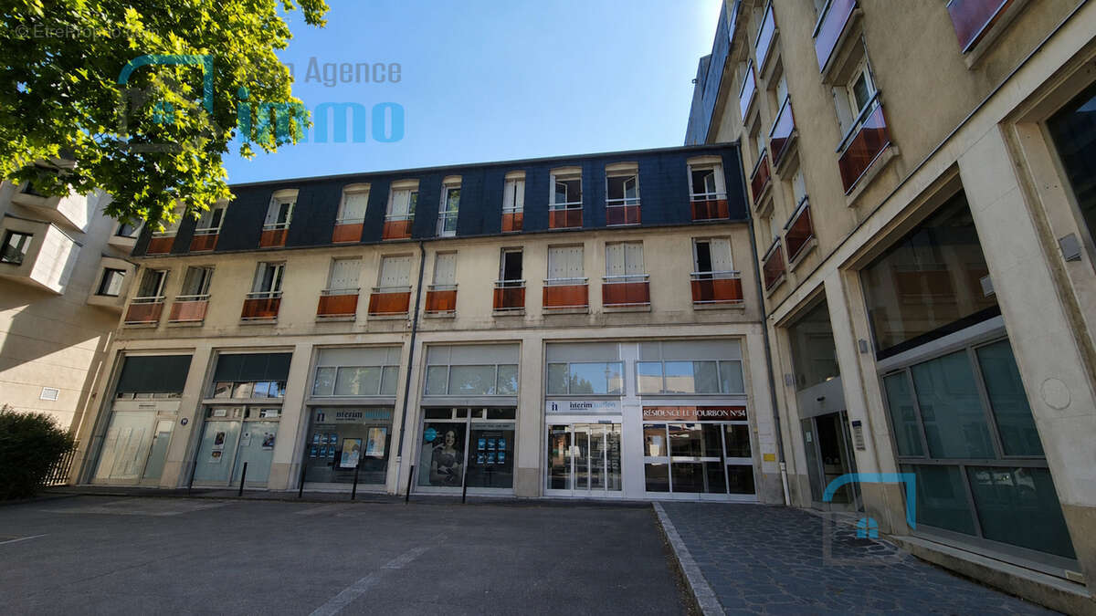 Bourges, quartier Jean Jaurès - Appartement T3 + parking - photo 9