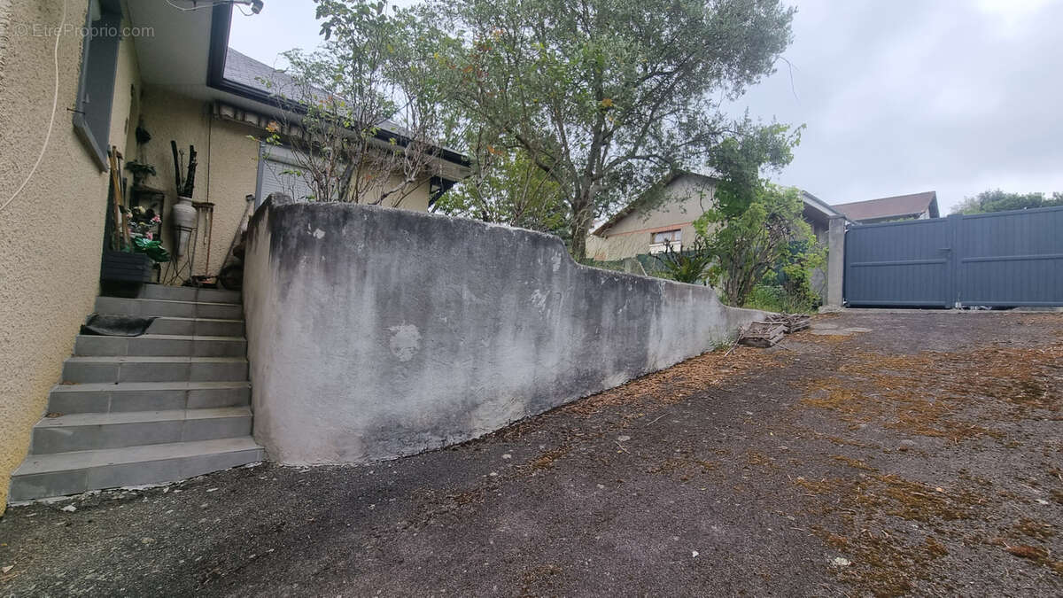 Maison à JUILLAN