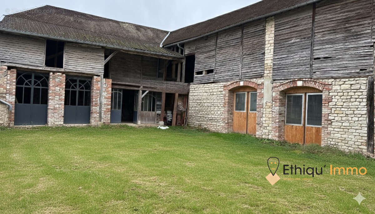 Appartement à VENDEUVRE-SUR-BARSE