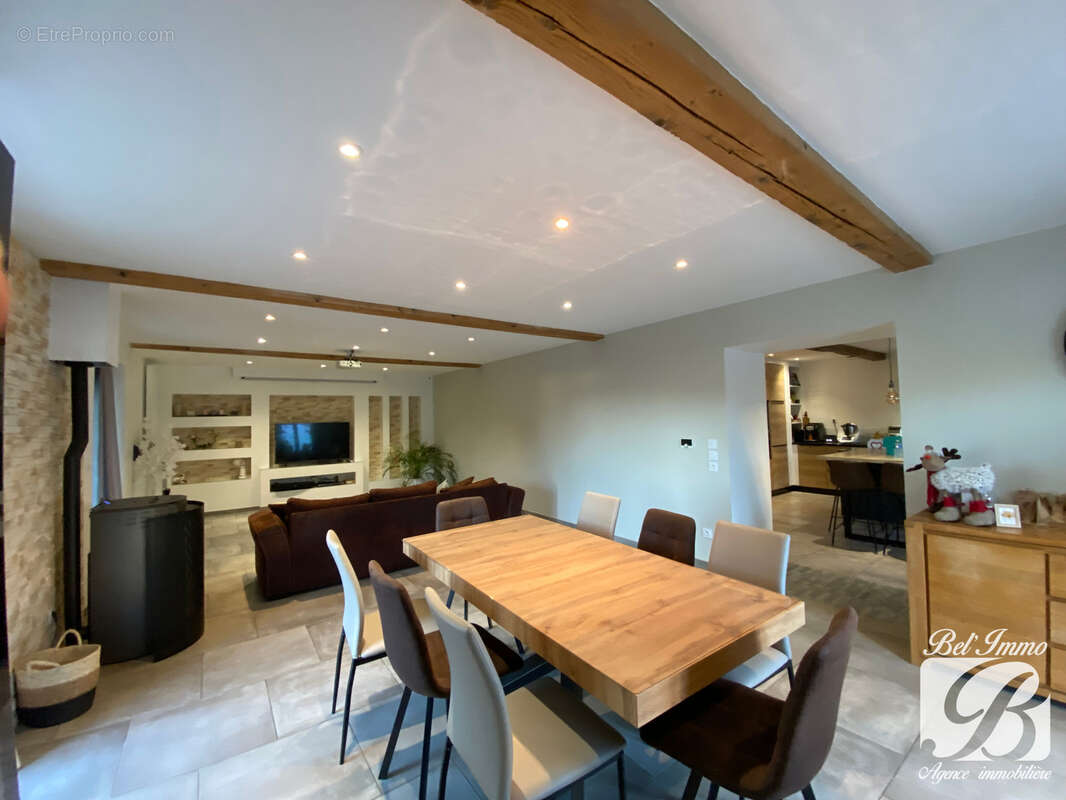 Maison à BOURG-SAINT-CHRISTOPHE