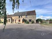 Maison à VIC-SOUS-THIL