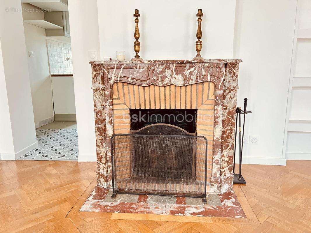 Appartement à PARIS-17E