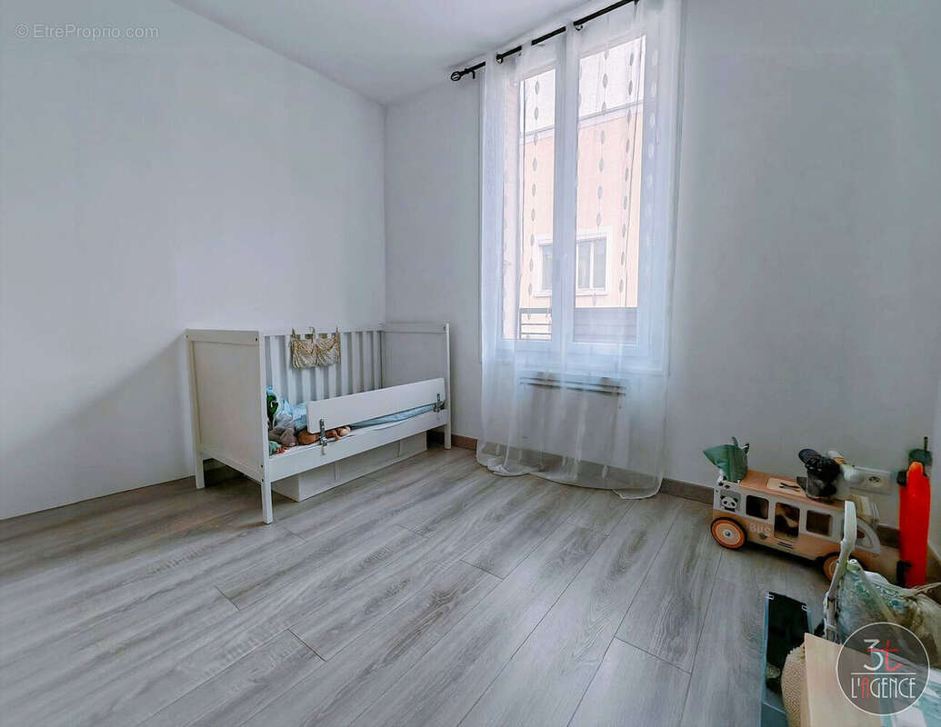 Appartement à FONTENAY-SOUS-BOIS