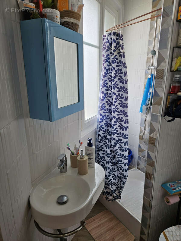 Appartement à COURBEVOIE