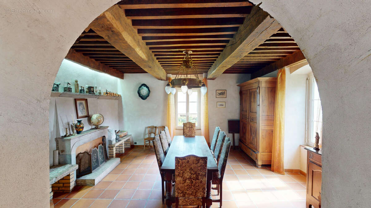 Maison à SERRE-LES-SAPINS