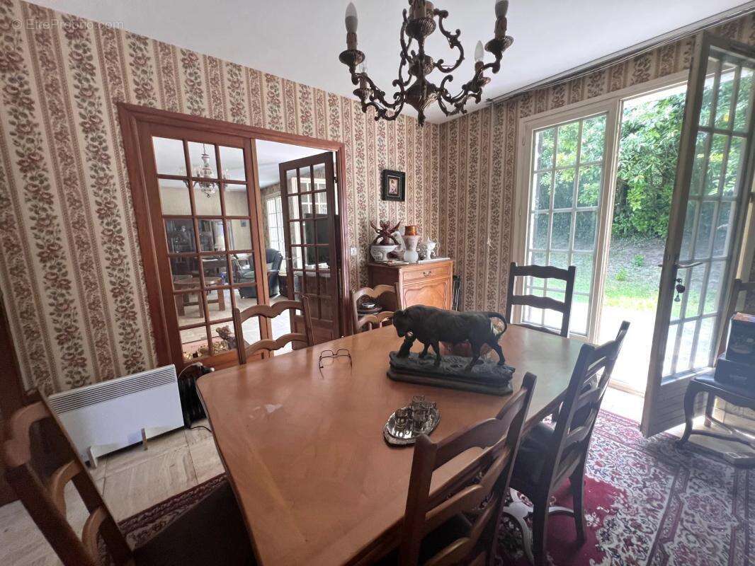 Maison à LES CLAYES-SOUS-BOIS