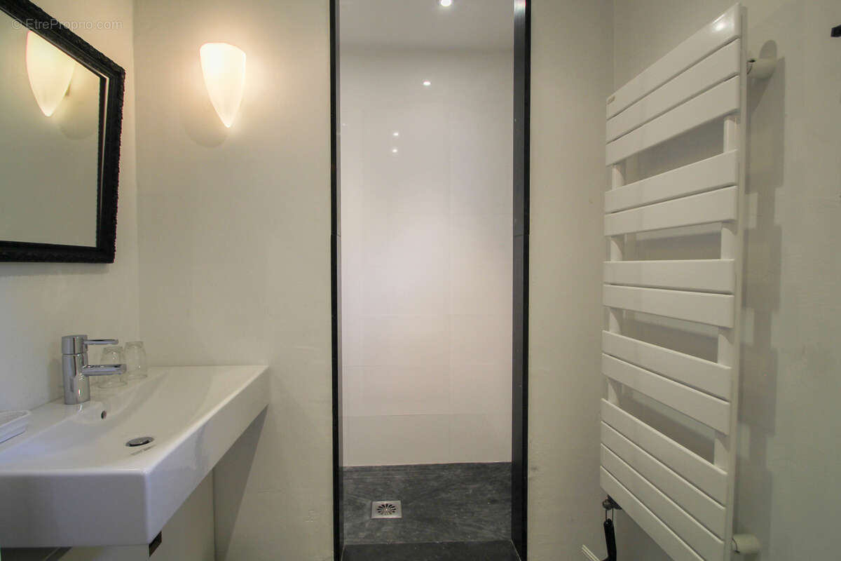 Maison à TOURRETTES-SUR-LOUP