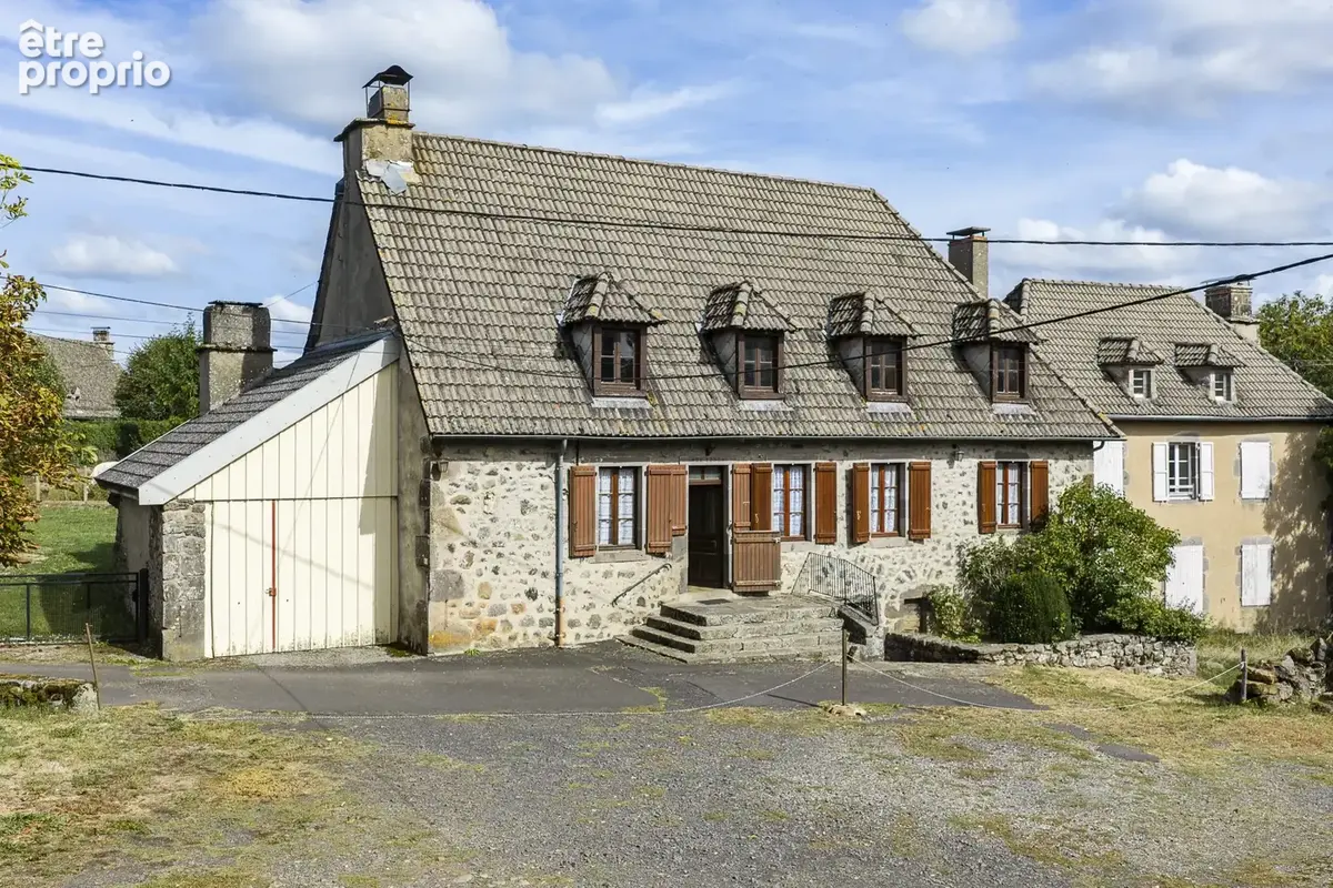 Maison 6 pièces 105 m² à vendre à Pleaux (15700) - photo 2