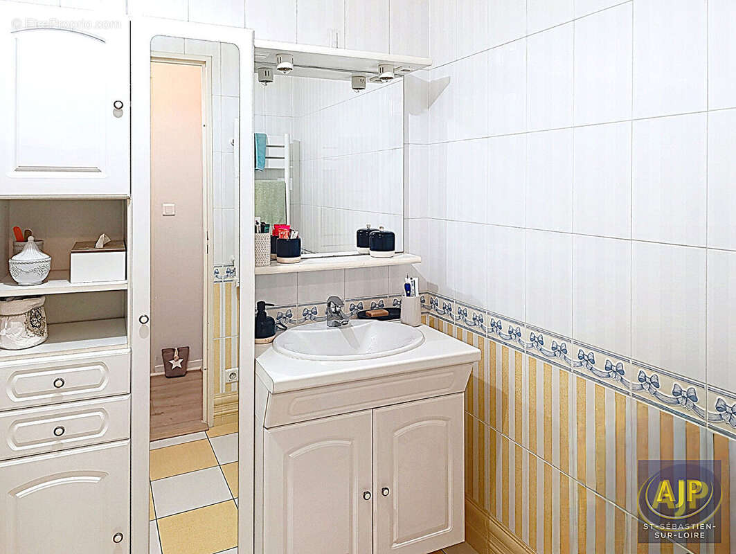 Appartement à SAINT-SEBASTIEN-SUR-LOIRE