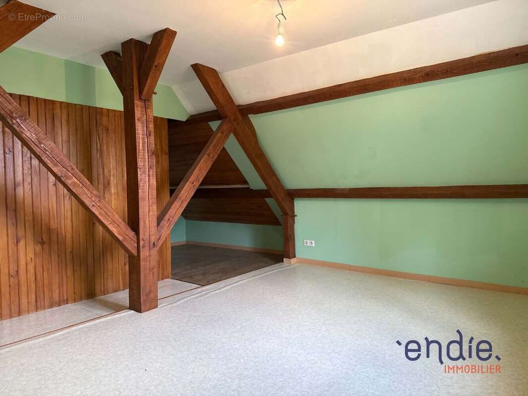 Maison 103 m² à Saint-Pourcain-Sur-Besbre  - photo 11