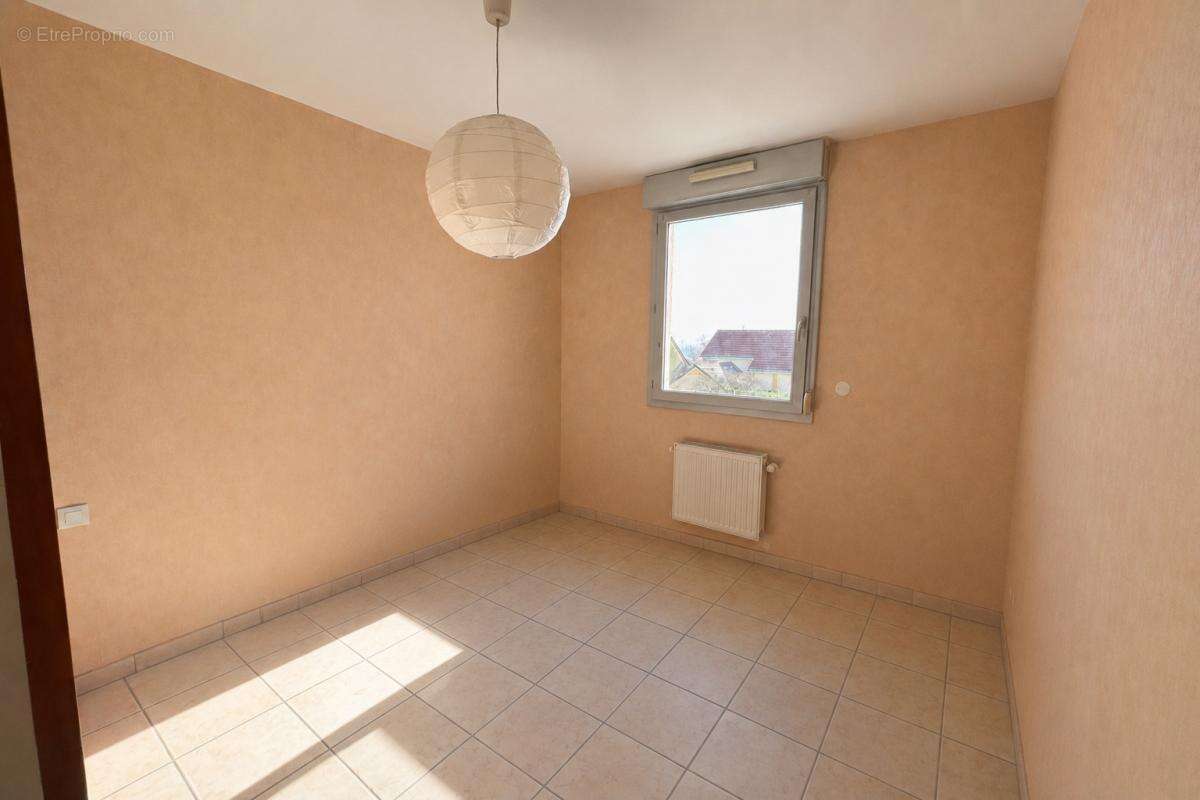 Appartement T3 TALANT - Balcon - Garage - photo 9