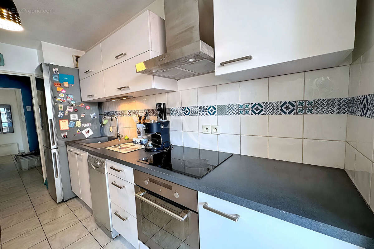 Perpignan sud à vendre appartement t3 avec grande terrasse et 2 places de parking en s/sol - photo 3