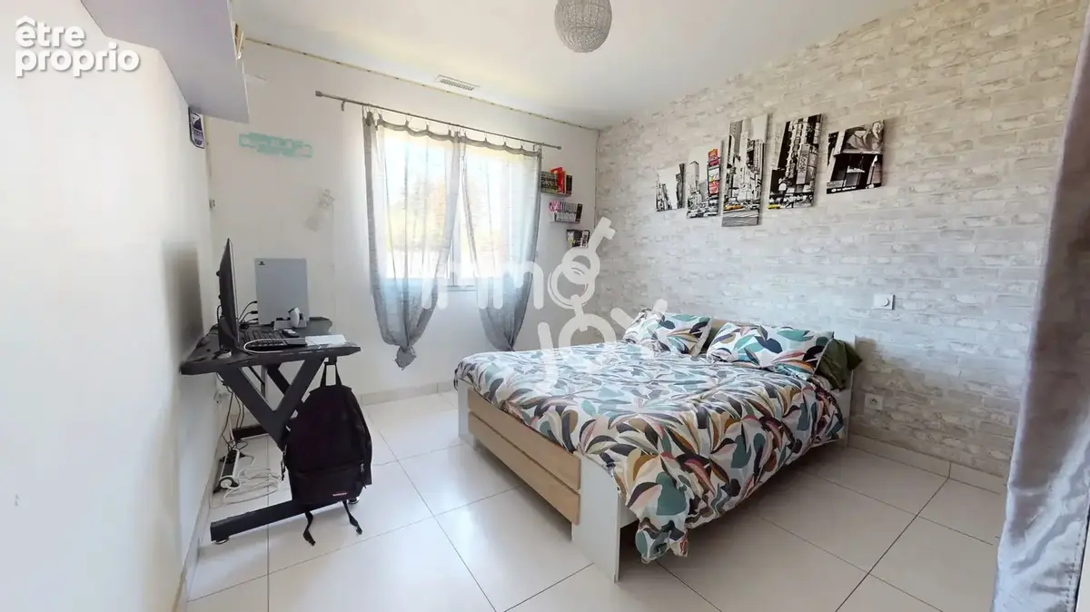 Maison contemporaine de plain-pied 143m2 - Piscine - 1 336m2 de terrain - photo 12