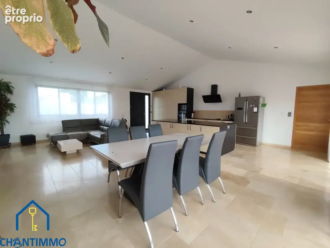 Pavillon de plain-pied spacieux et moderne sur un terrain de 5200 m2 - photo 6