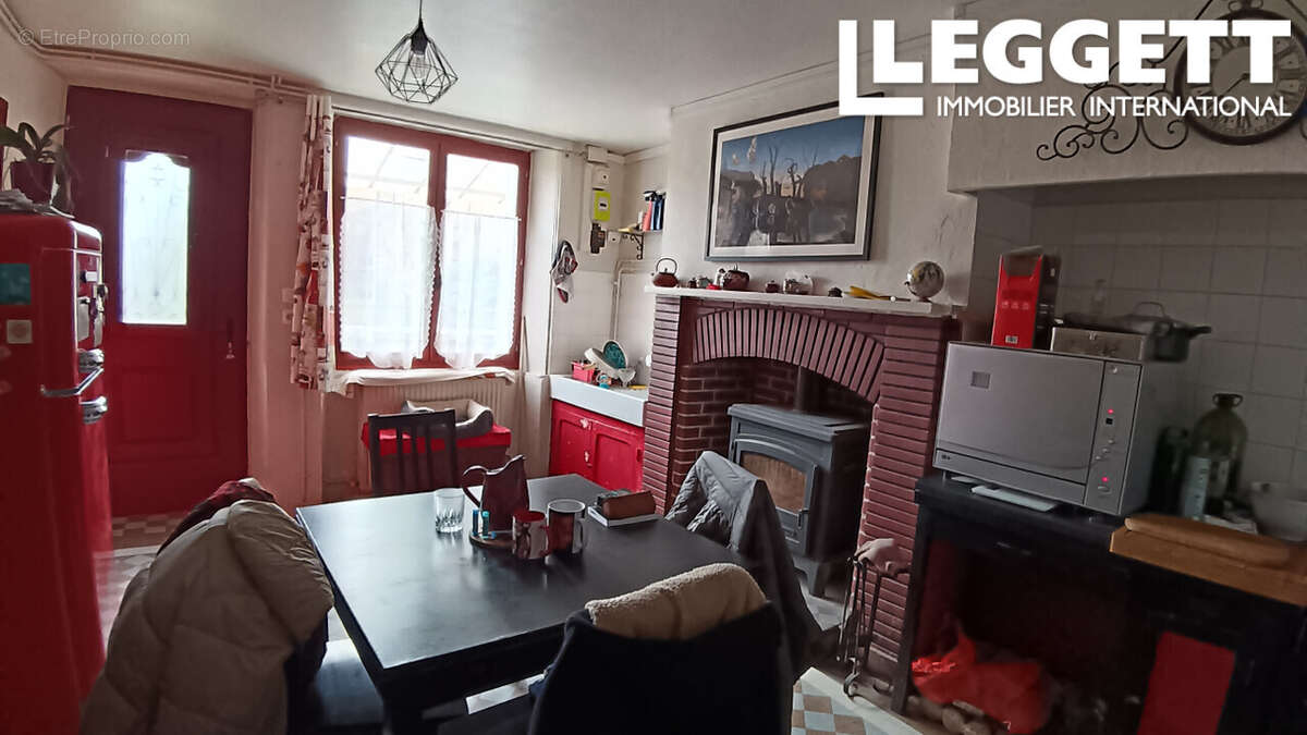 Maison à CHAILLAC-SUR-VIENNE