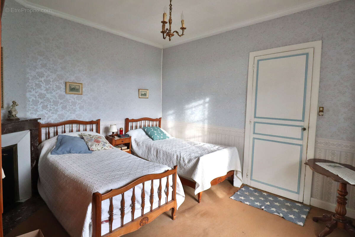 Maison à SAINT-JULIEN-LES-VILLAS