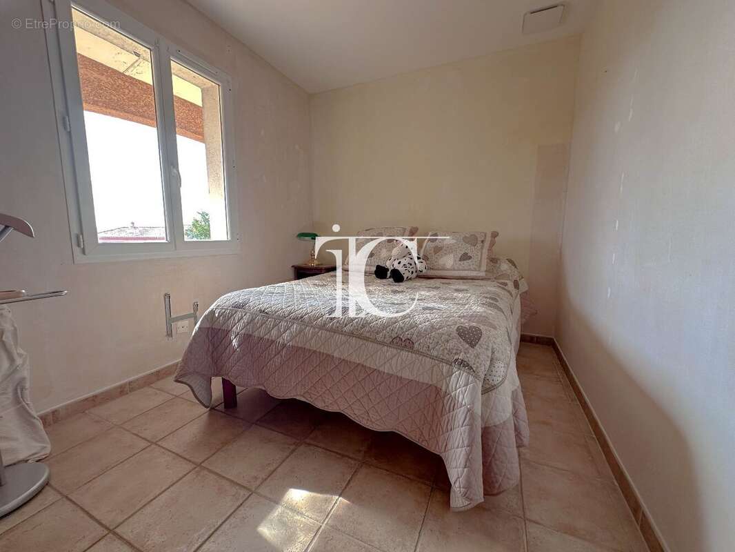 Maison à SAINT-VICTOR-DE-MALCAP