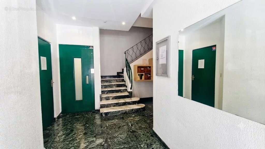 Investissement d’exception : 5 pièces, 104 m², colocation, vue mer, état neuf - photo 13