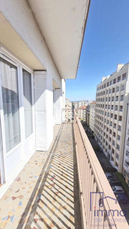 BALCON RUE ACTUEL - Appartement à SAINT-ETIENNE