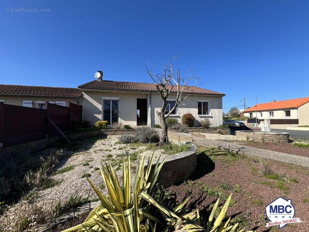 Maison à TREMENTINES