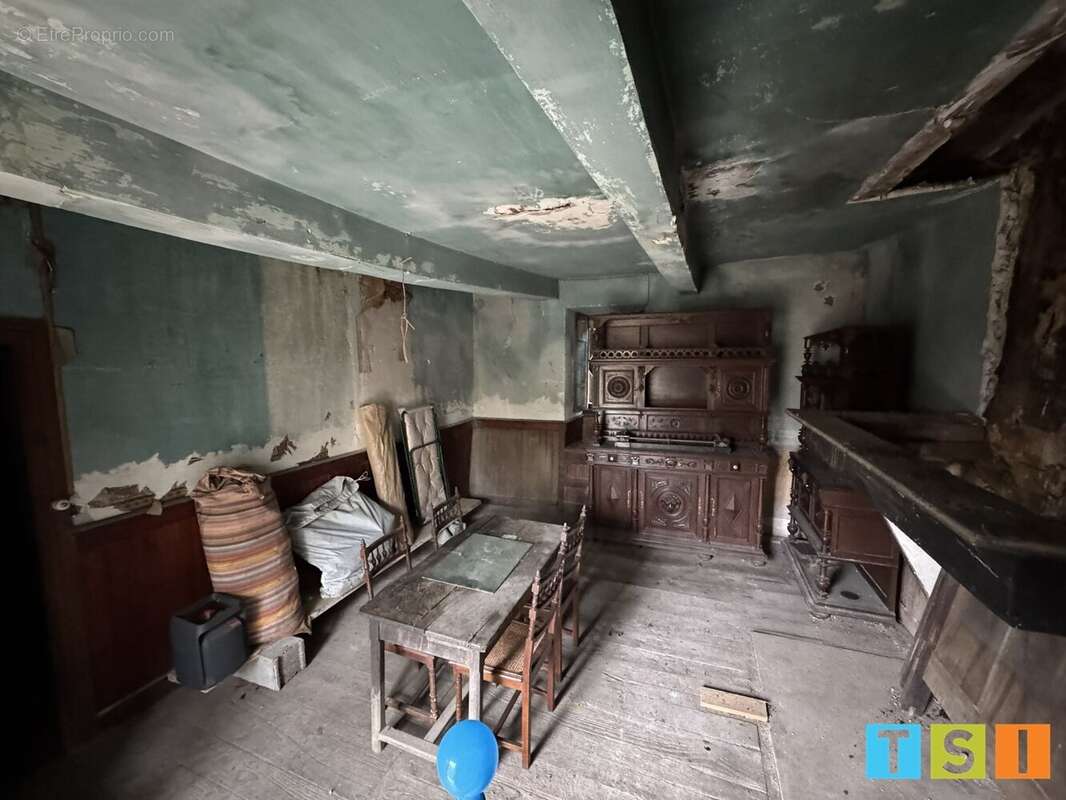 Maison à IZAUT-DE-L'HOTEL