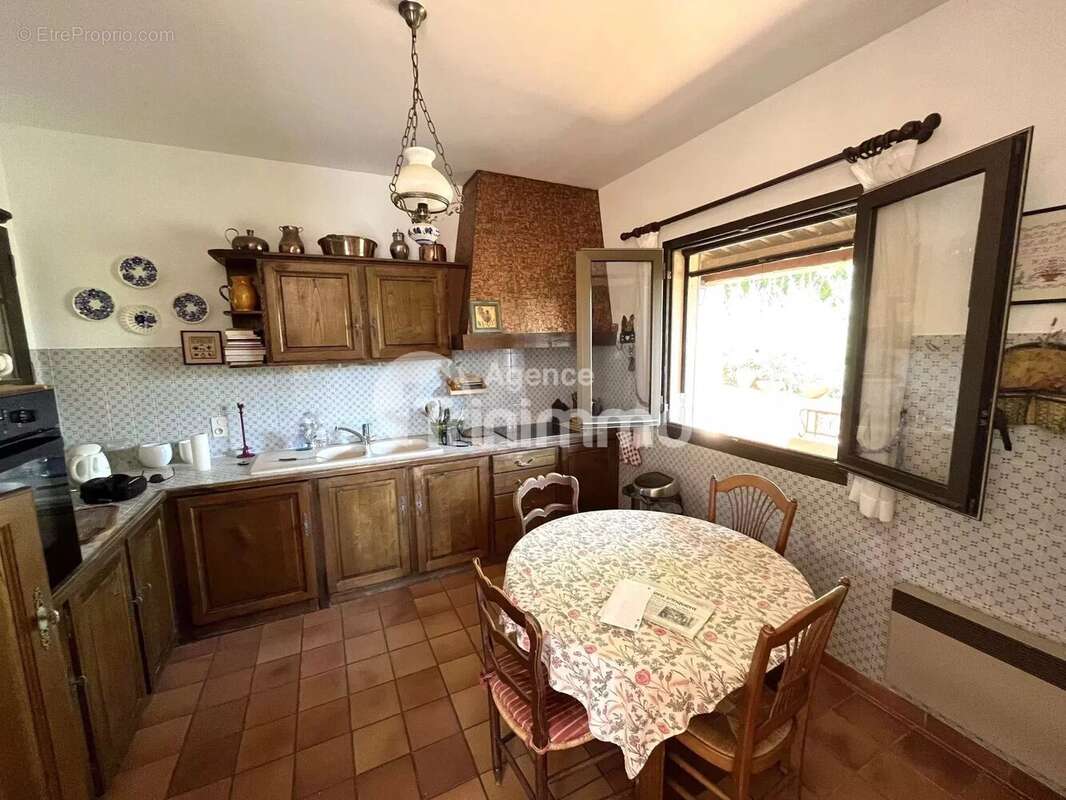 Maison à BERRE-LES-ALPES