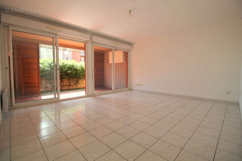 Bel appartement T3 avec terrasse, jardin, place de stationnement à Balaruc-Les-Bains - photo 14