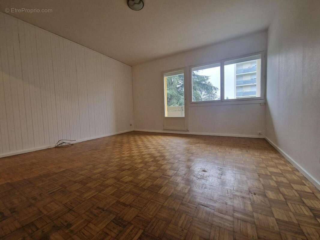   - Appartement à BRON