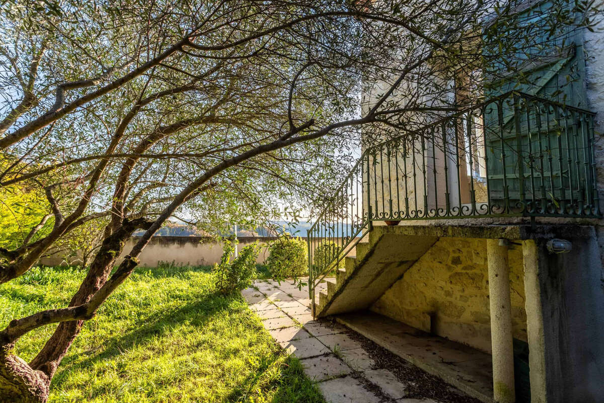 Village property - photo 22