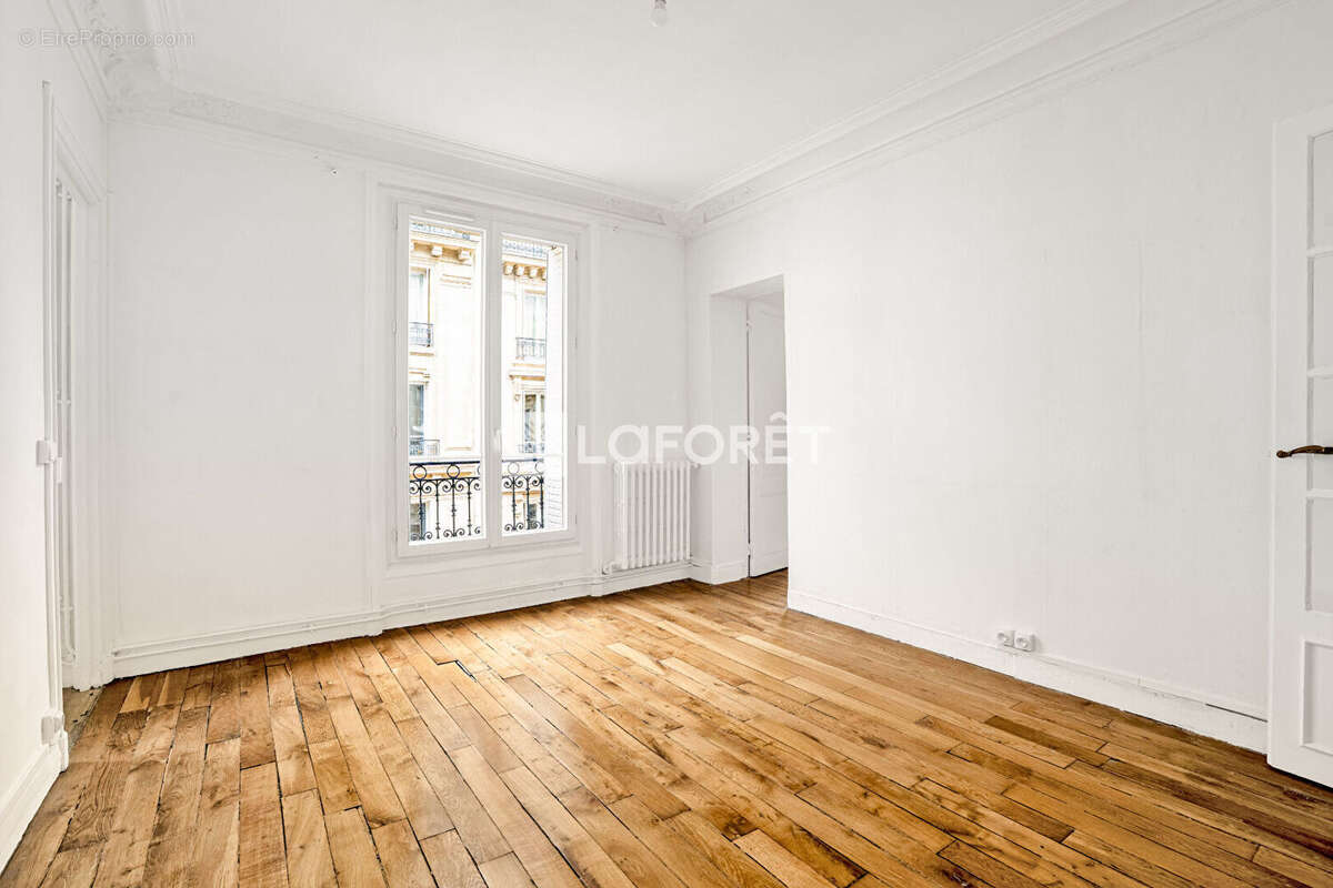 Appartement à PARIS-17E