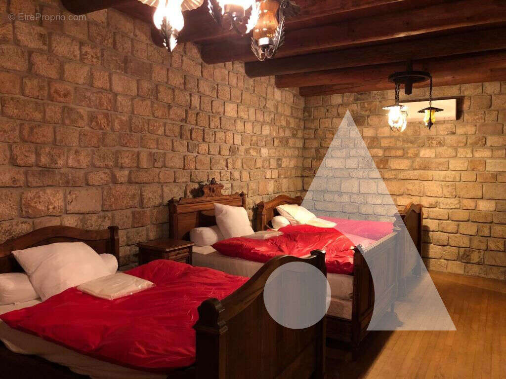 Maison à SAINT-APOLLINAIRE-DE-RIAS